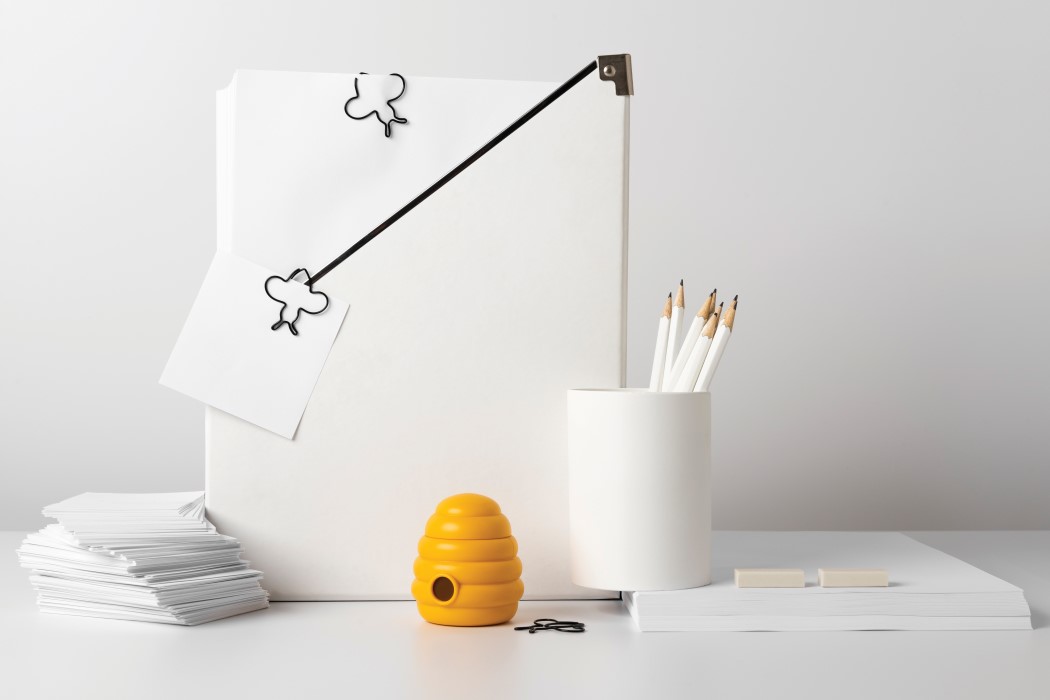 Busy Bees，honeybee，honeycomb，Stationery，Note holder，paper clip，