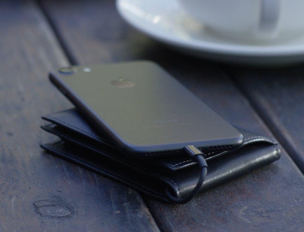 portable source，portable battery，wallet，solar energy，