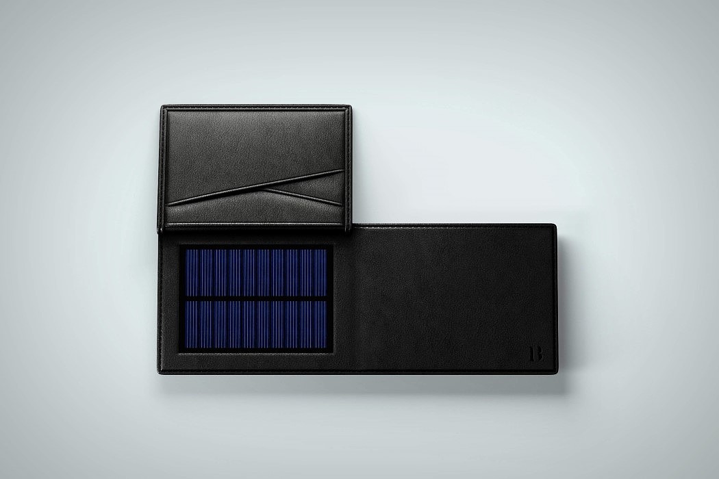 portable source，portable battery，wallet，solar energy，