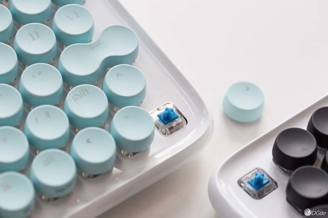 Mechanical keyboard，typewriter，Bluetooth Keyboard，peripheral，Girlish style，