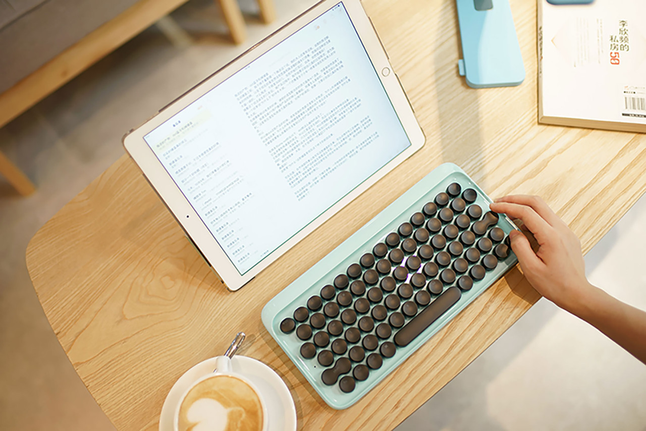 Mechanical keyboard，typewriter，Bluetooth Keyboard，peripheral，Girlish style，