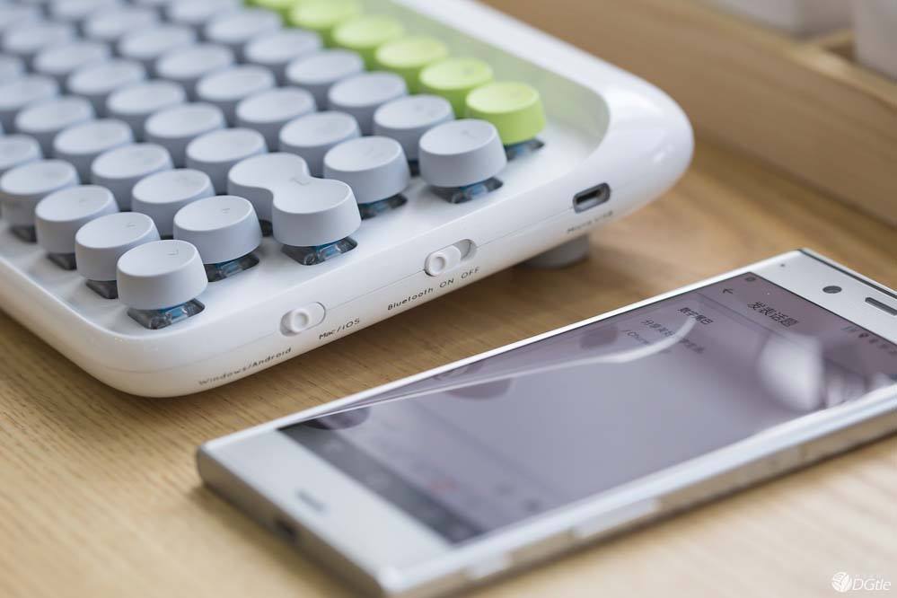 Mechanical keyboard，typewriter，Bluetooth Keyboard，peripheral，Girlish style，