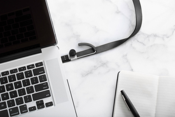 Wireless headset，Leather goods，Bluetooth headset，