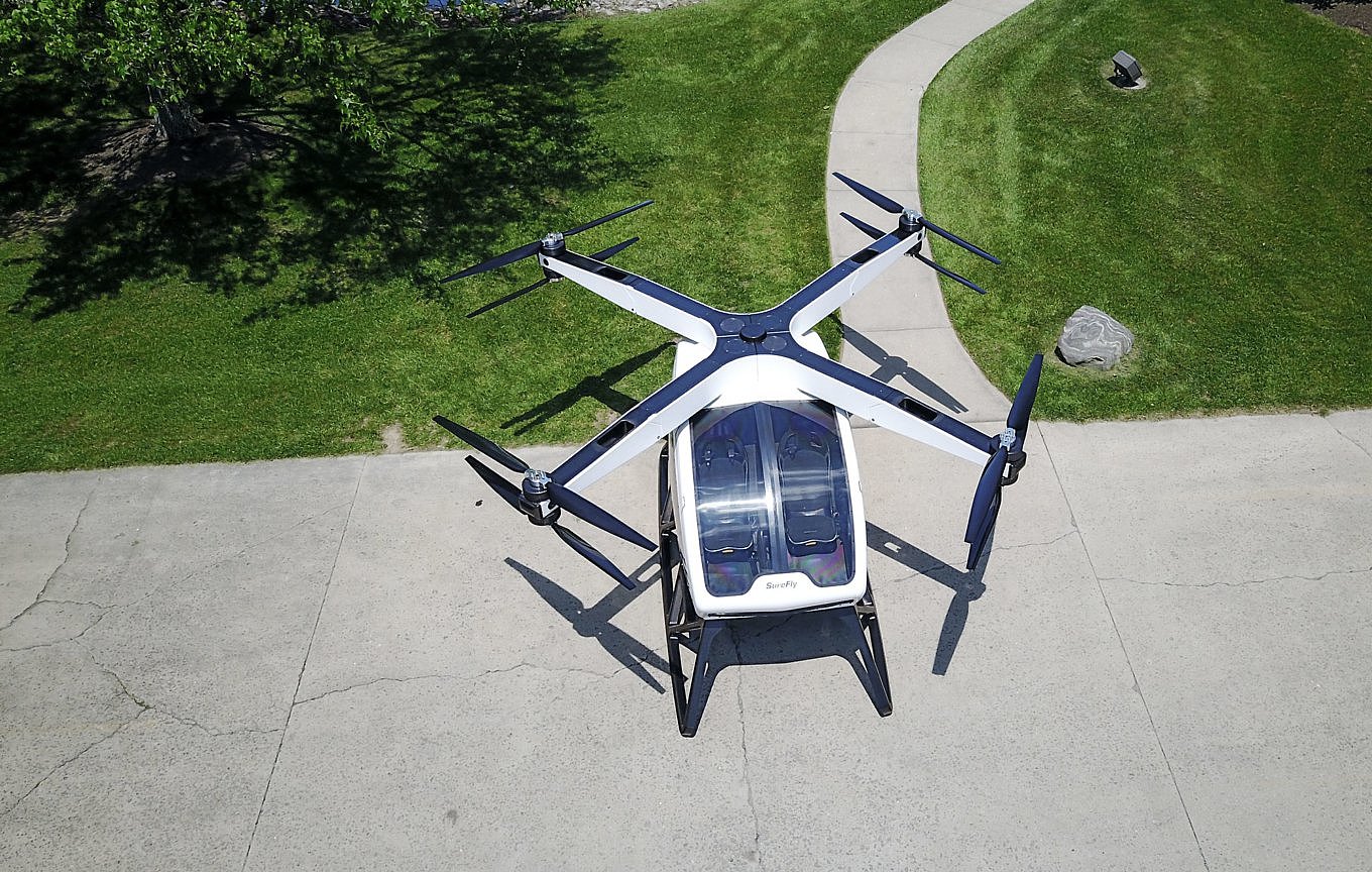 Private aircraft，Driverless，Folding wing，