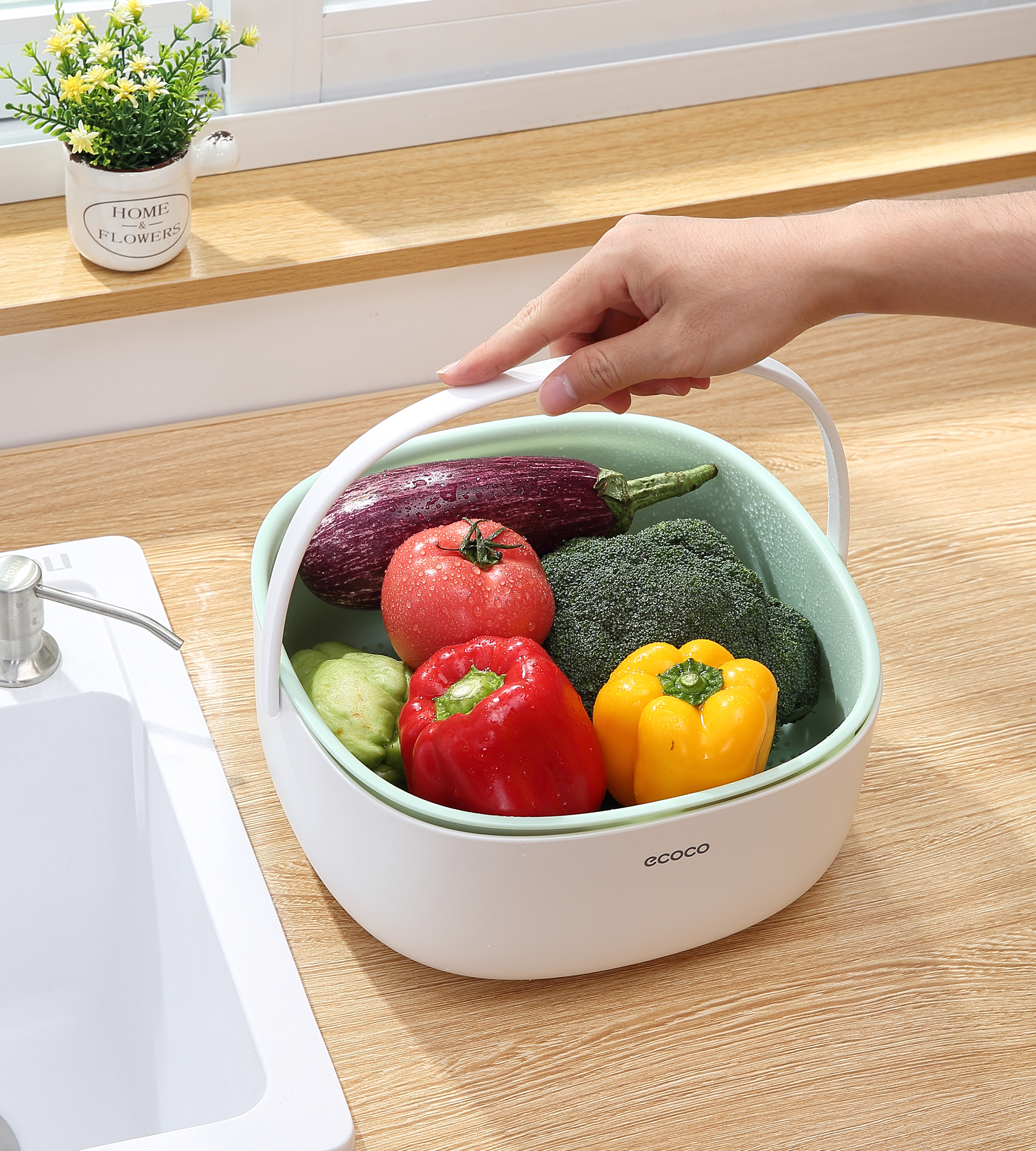 articles for daily use，Drain basket，Vegetable washing basin，fruit basket.，fruit basin，