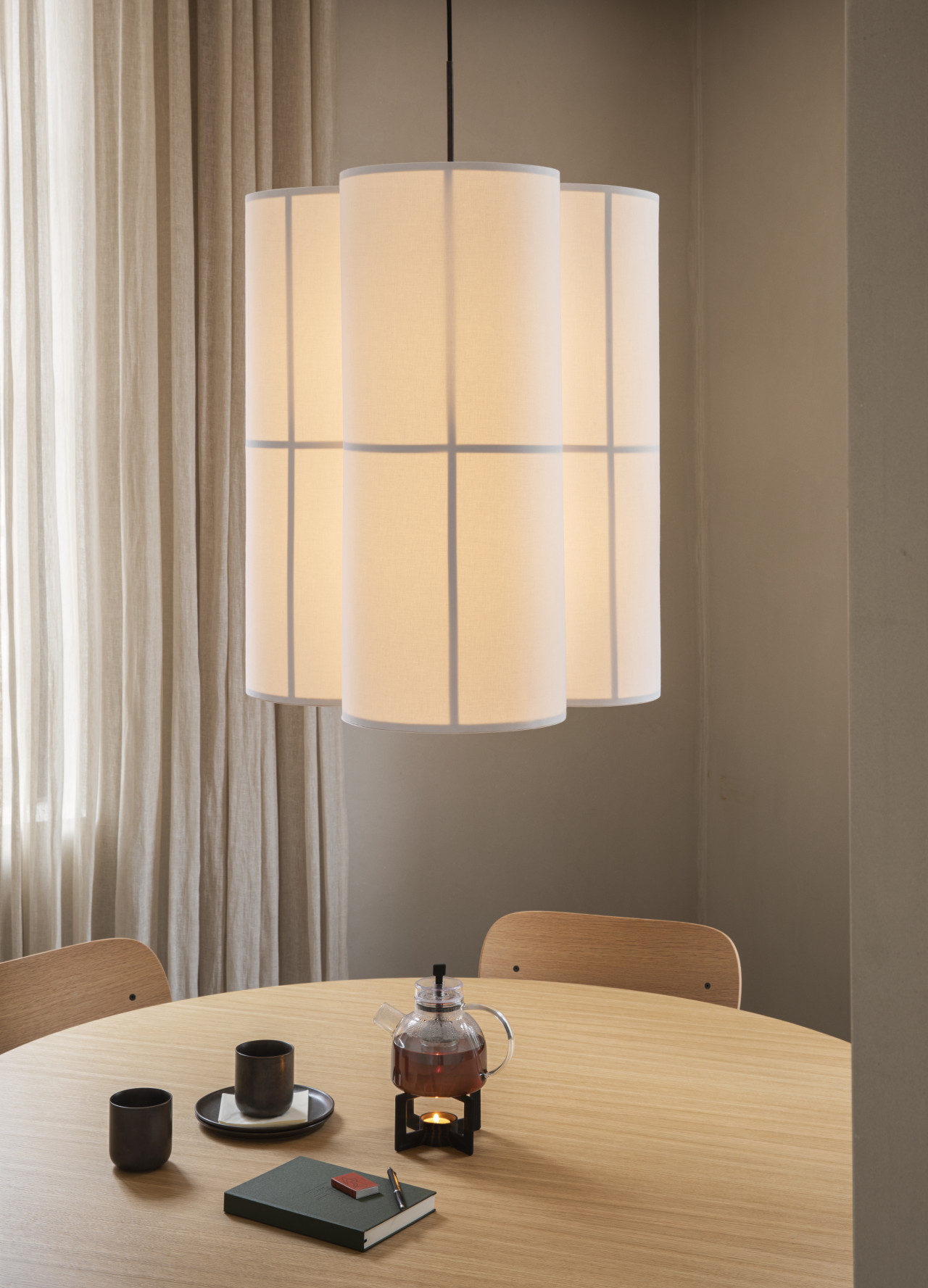 Floor lamp，Japan，Desk lamp，a chandelier，