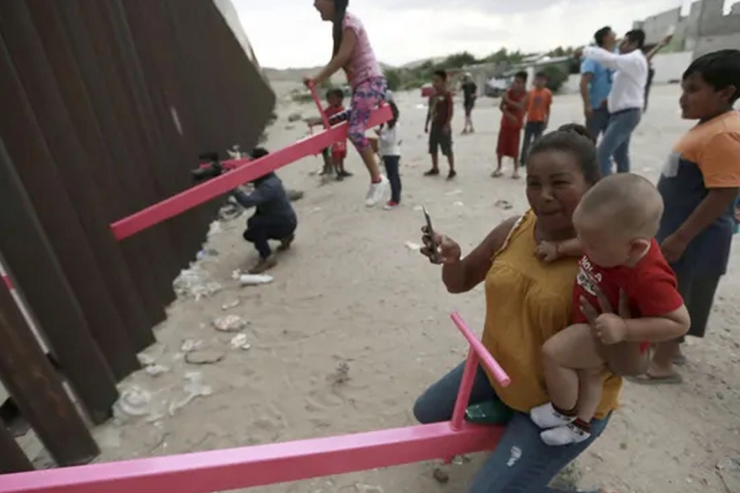 Seesaw，Teeter-Totter Wall，wall，Outdoor installation，