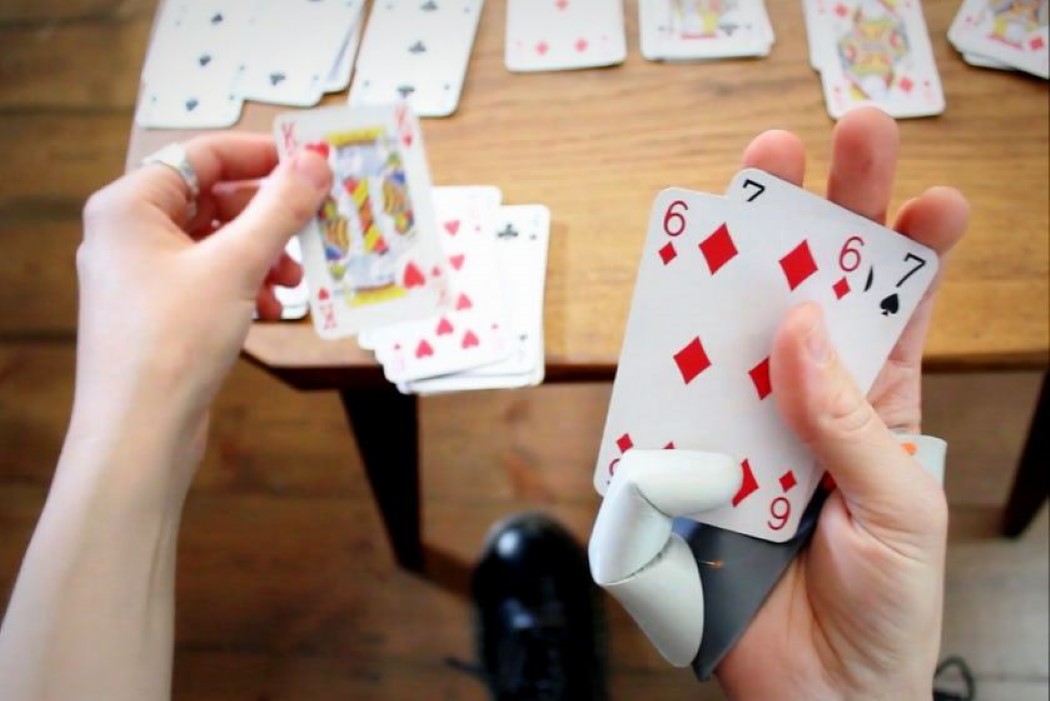 intelligence，a prosthesis，3D printing，