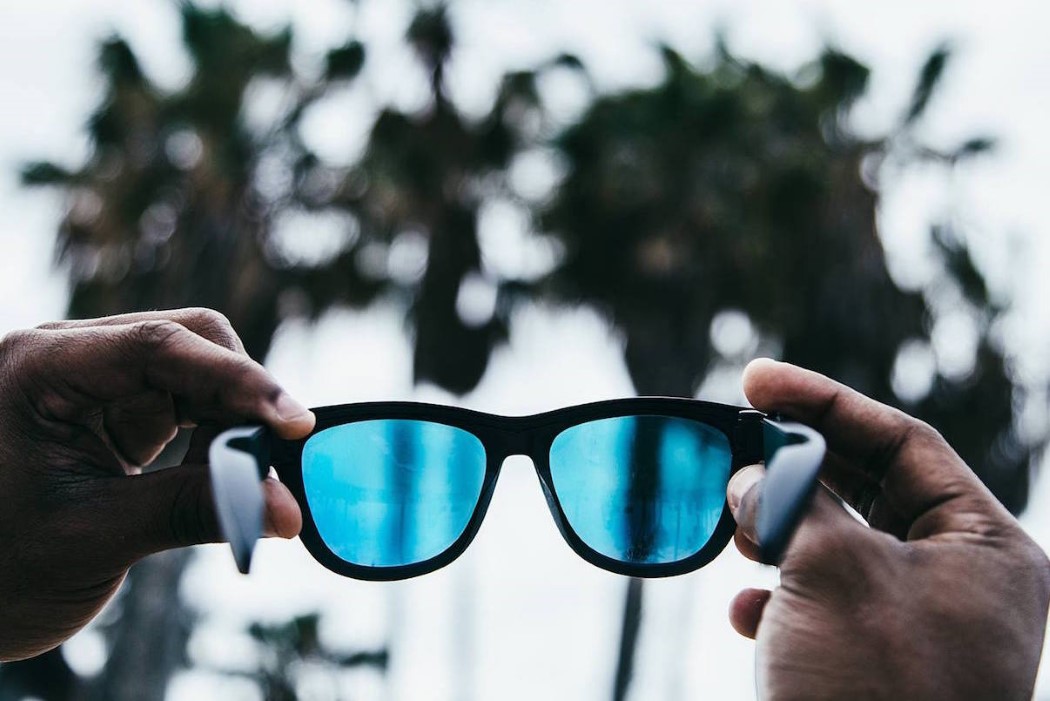 Smart wear，Bone earphone，Novel collocation，