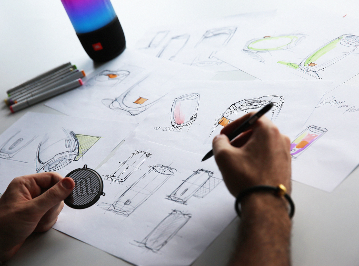 JBL pulse 4，lighting，sound，