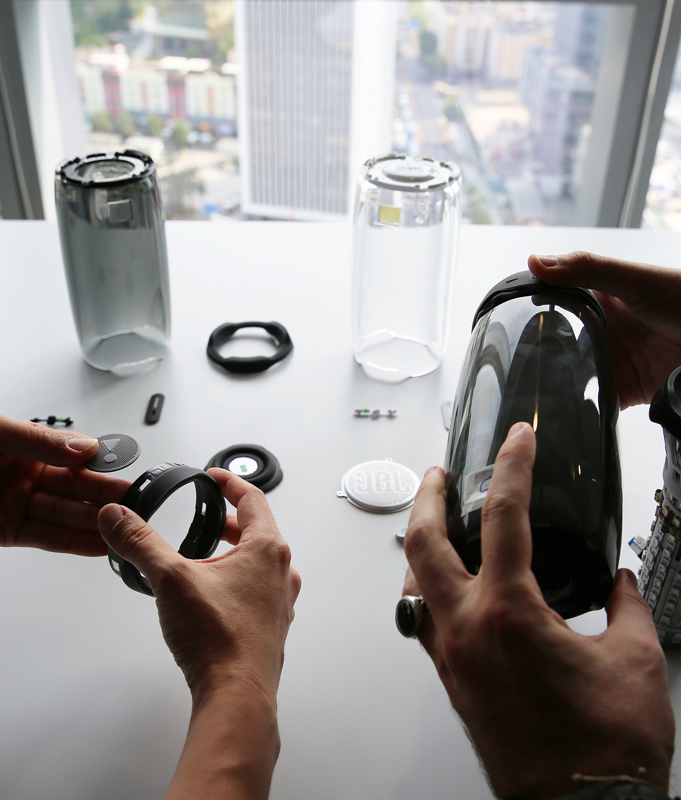 JBL pulse 4，lighting，sound，