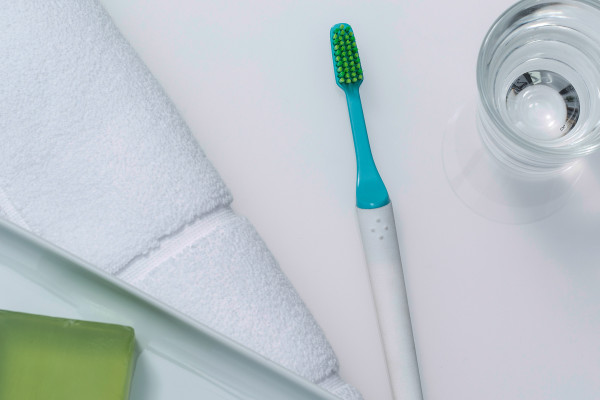 Simple toothbrush，tio，environment protection，ghoshal，fabian，