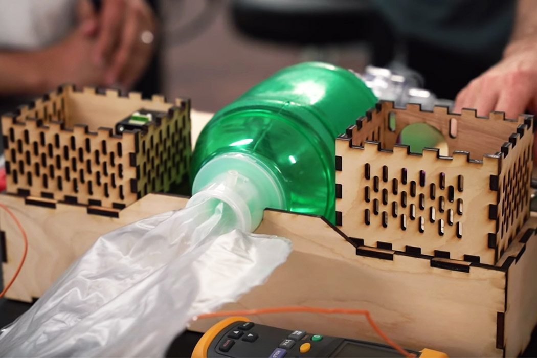 Covid-19，healthy，ambulance，