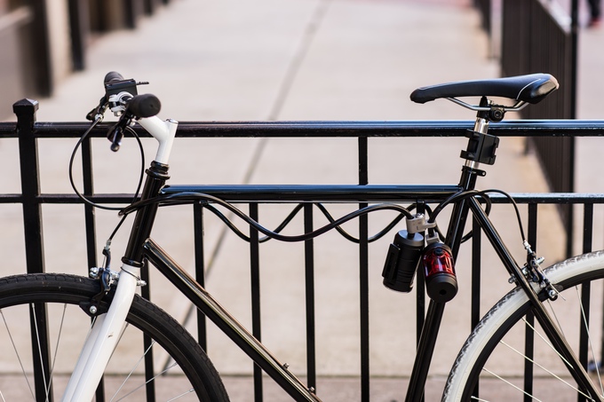 Car lock，automative lighting，two-in-one，vehicle，