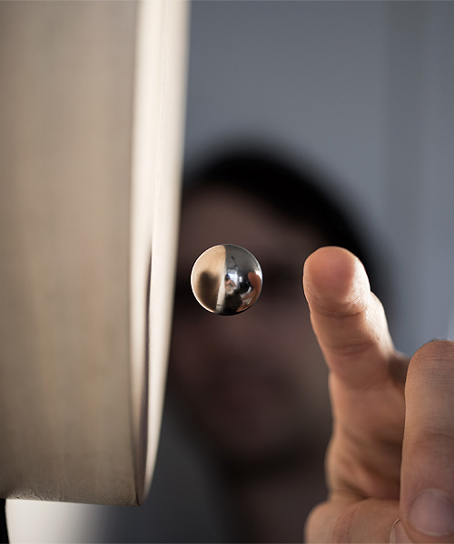 Flying，story，suspension，Clock，