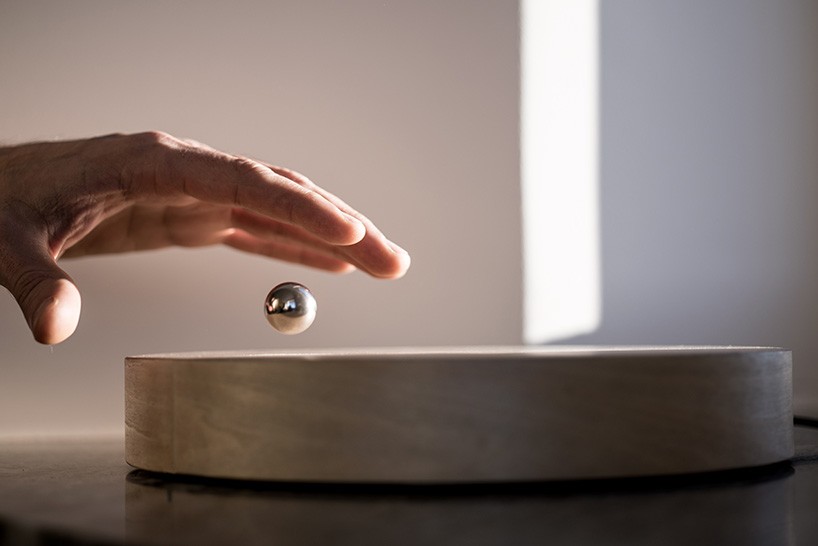 Flying，story，suspension，Clock，