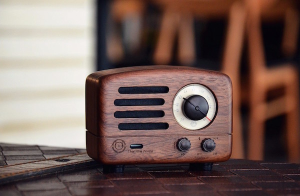 Carpenter Tan comb，Zhou Shengsheng Pendant，Elvis speaker，Huawei Mobile，Leap shoes，homegrown products，5 samples，