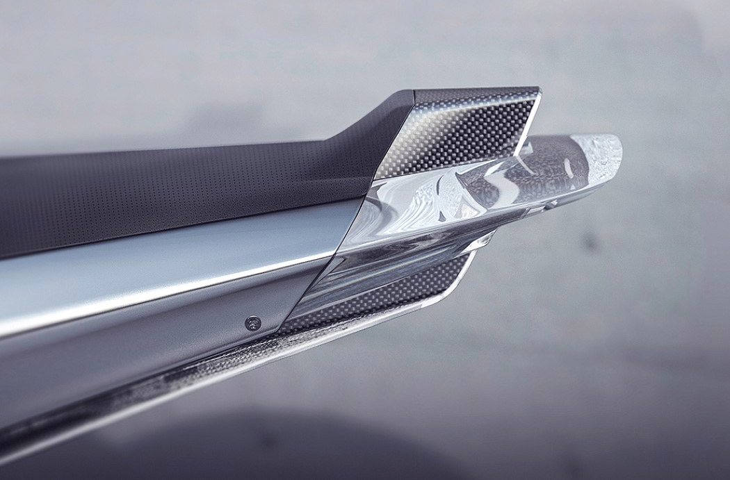 Motorcycle，windshield，Streamline design，appearance，