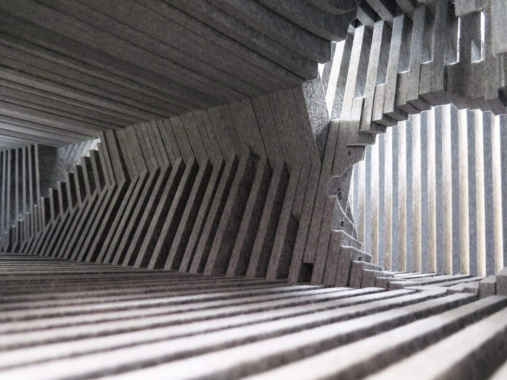 environment protection，A stray cat，bench，public welfare，Plastic，