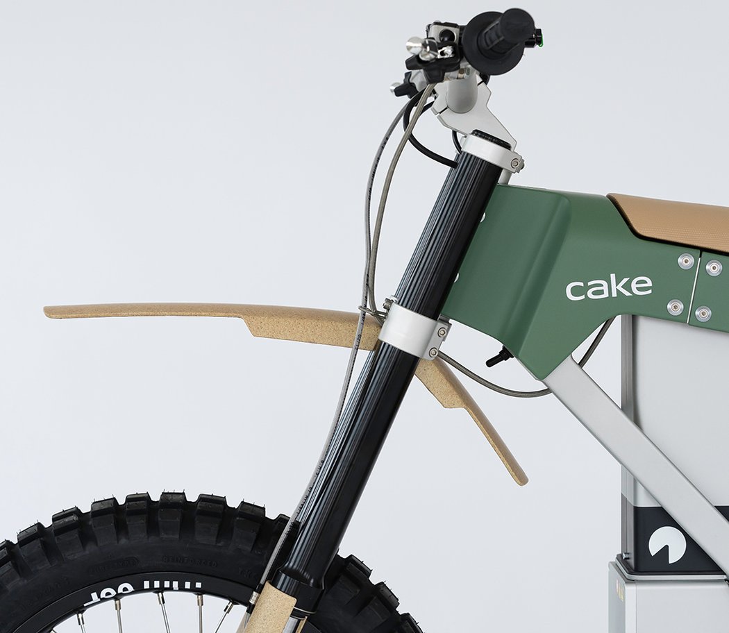 cross-country，Electric vehicle，solar energy，CAKE，chalk，