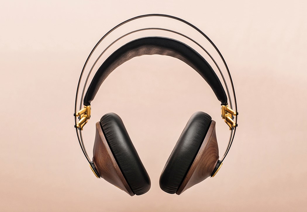 headset，Retro style，woodwork，split，