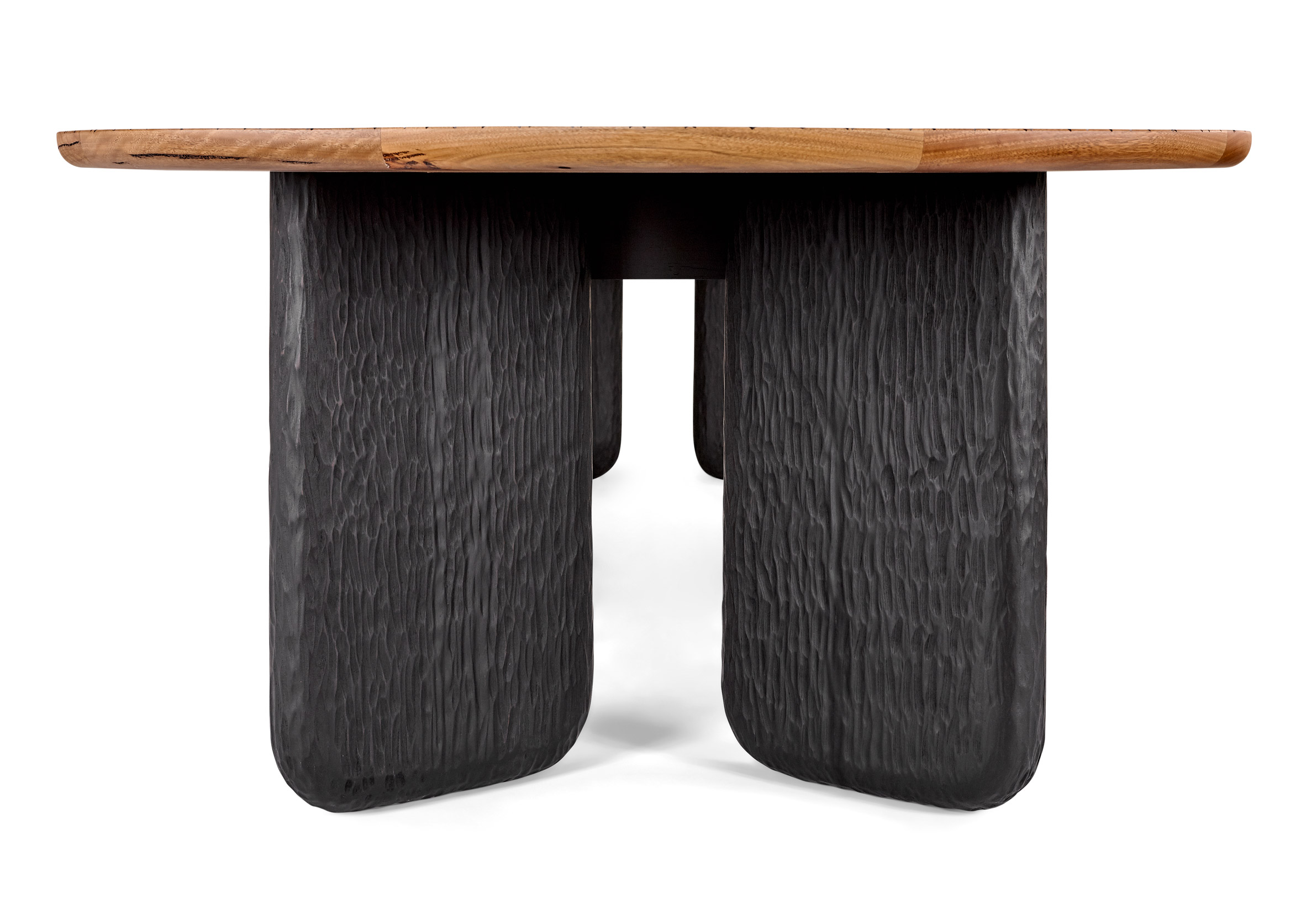 Melbourne Airport，Wooden table，