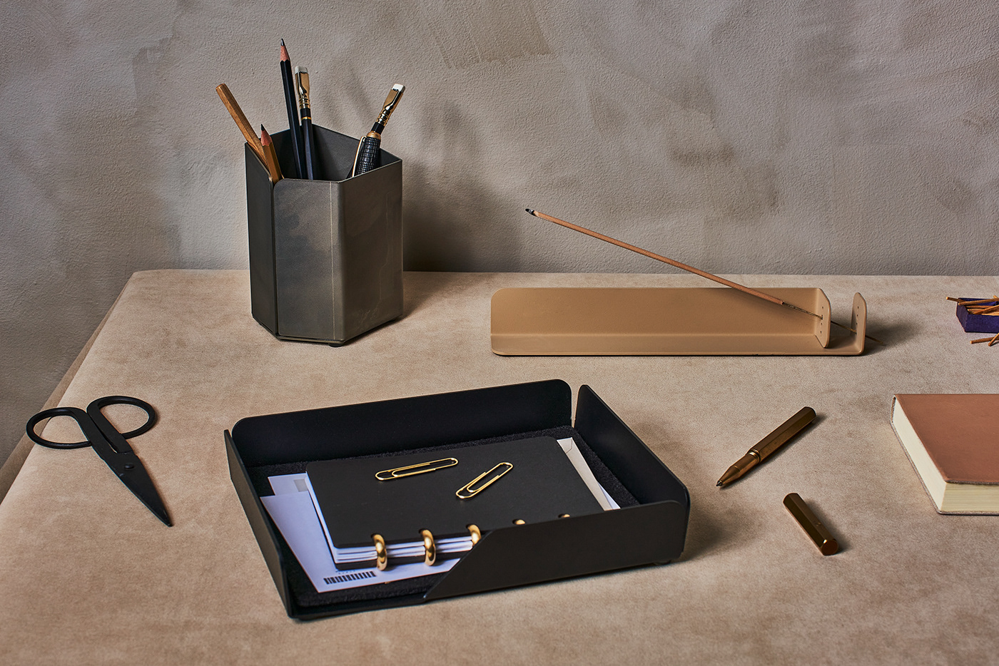 desktop，pen container，practical，