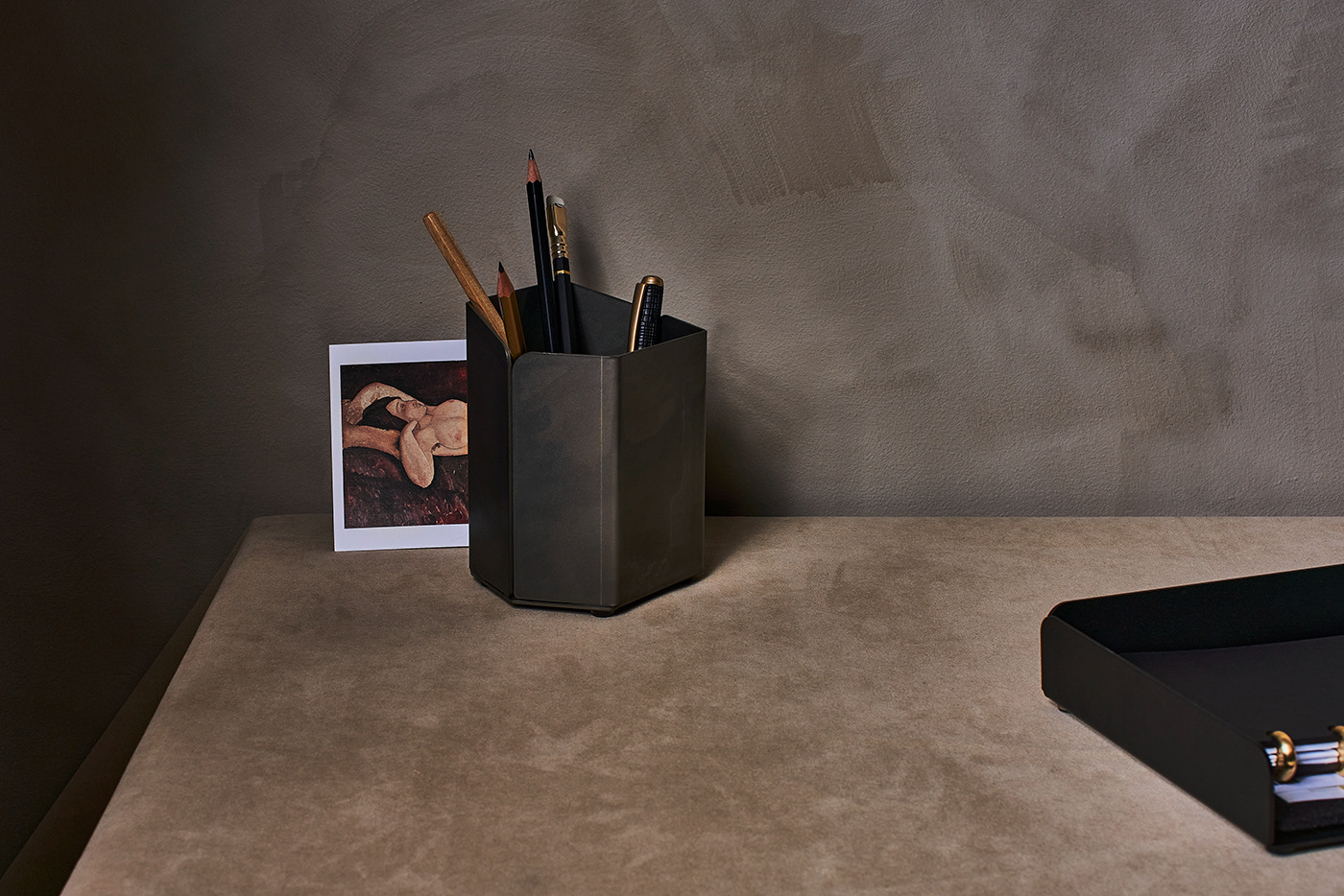 desktop，pen container，practical，