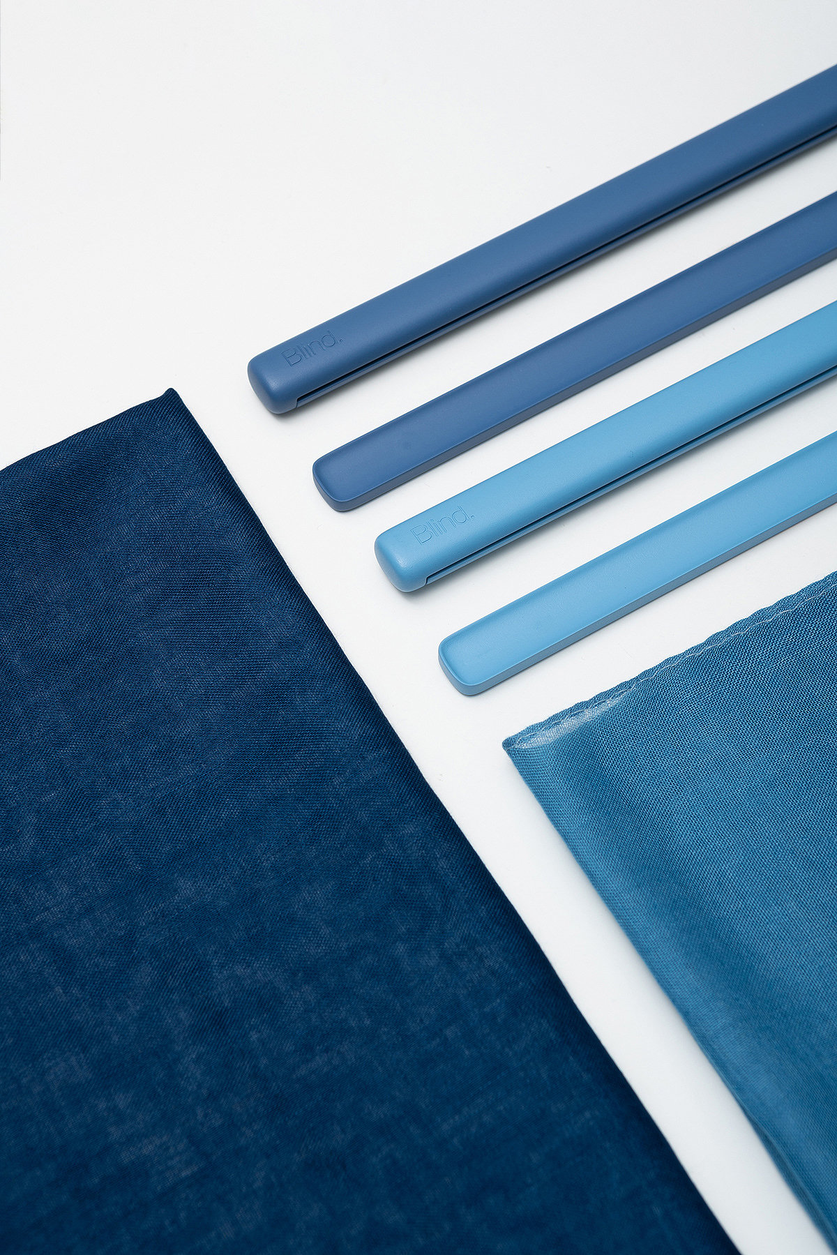 靛蓝染料，窗帘盒，极简风，