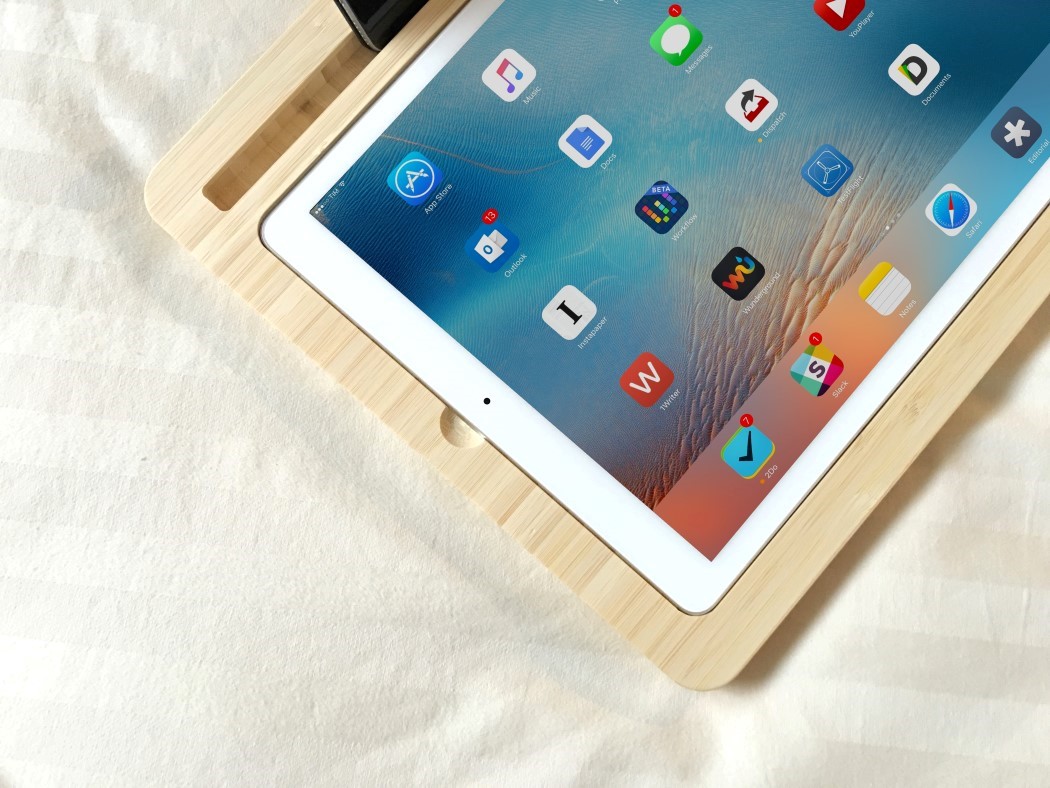 woodiness，Table，canvas，Apple，iphone，