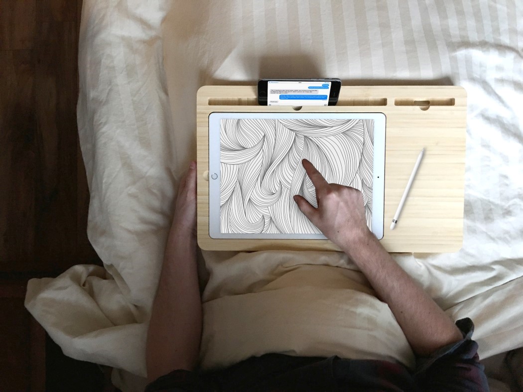 woodiness，Table，canvas，Apple，iphone，