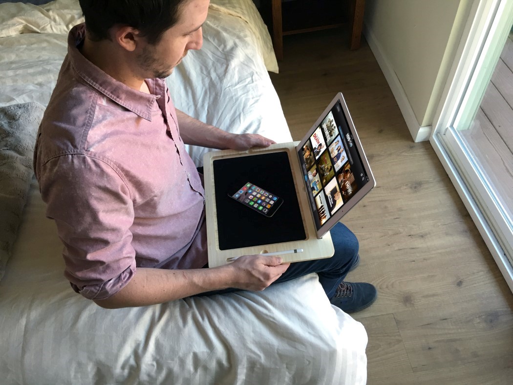 woodiness，Table，canvas，Apple，iphone，