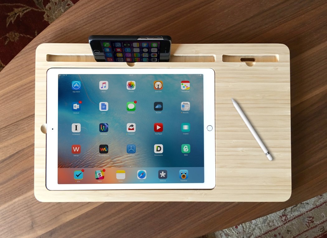 woodiness，Table，canvas，Apple，iphone，