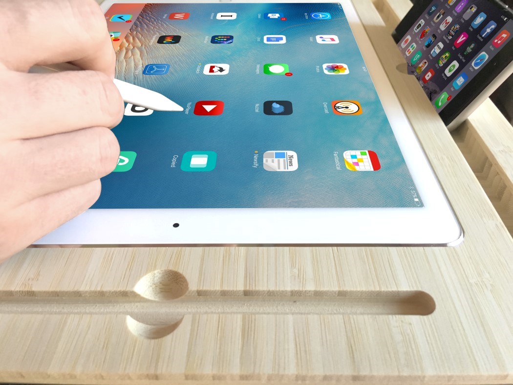 woodiness，Table，canvas，Apple，iphone，