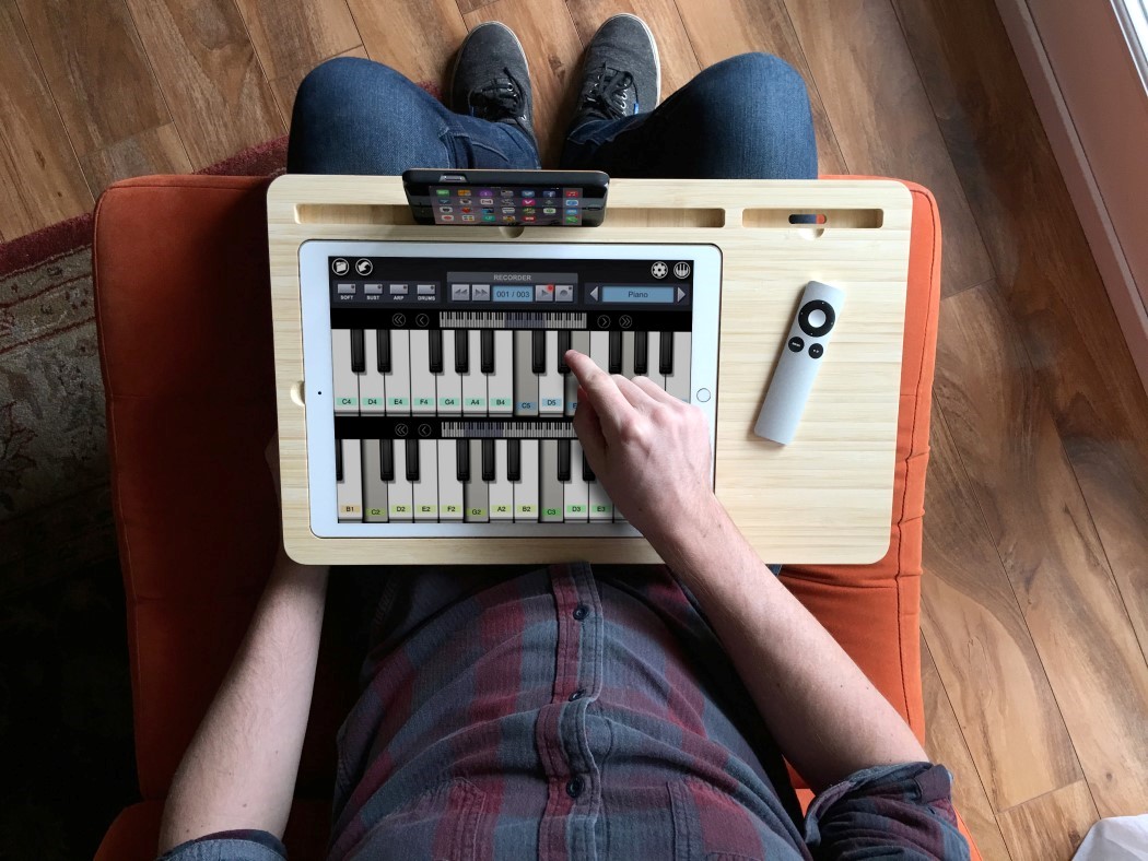 woodiness，Table，canvas，Apple，iphone，