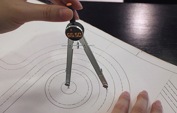 compasses，intelligence，LCD screen，tool，