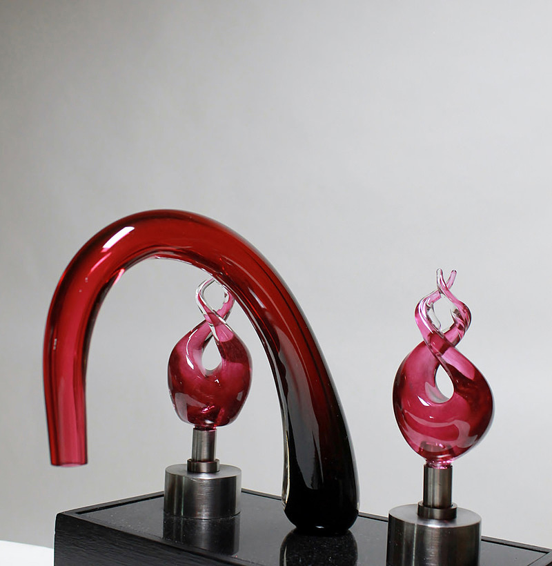 3000 dollars，Glass，water tap，beautiful，expensive，