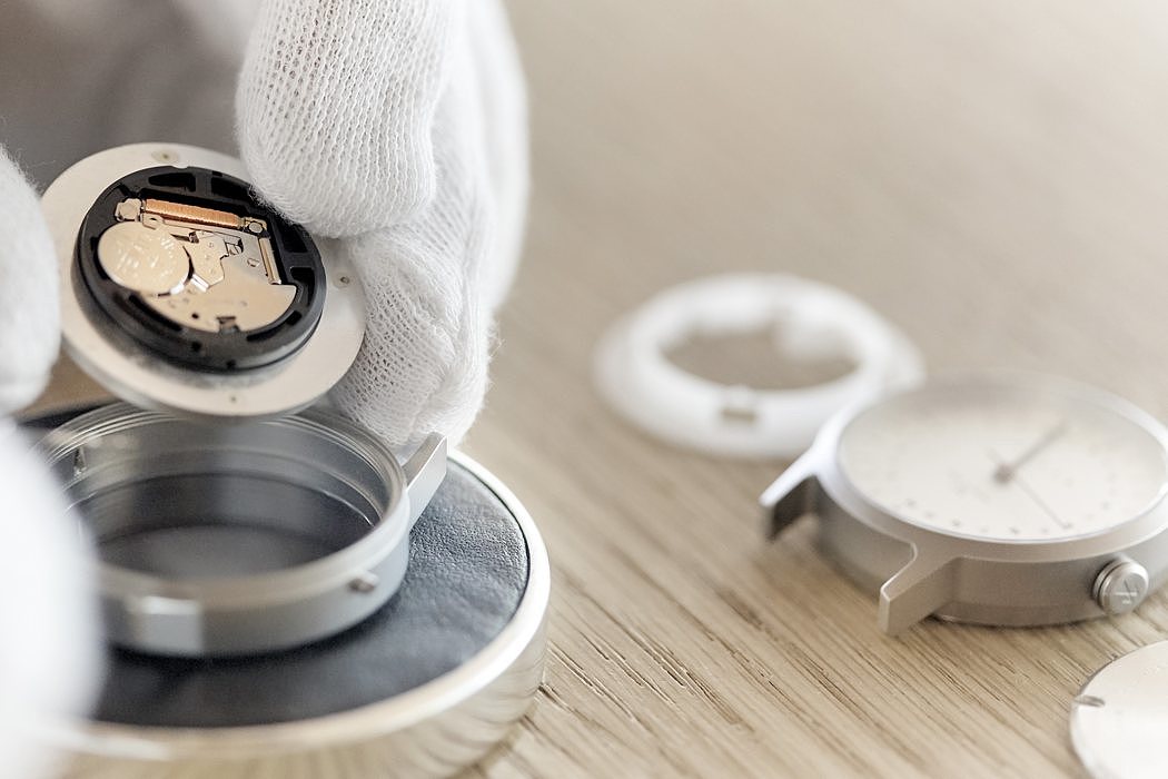 Wrist watch，24-hour system，originality，science and technology，