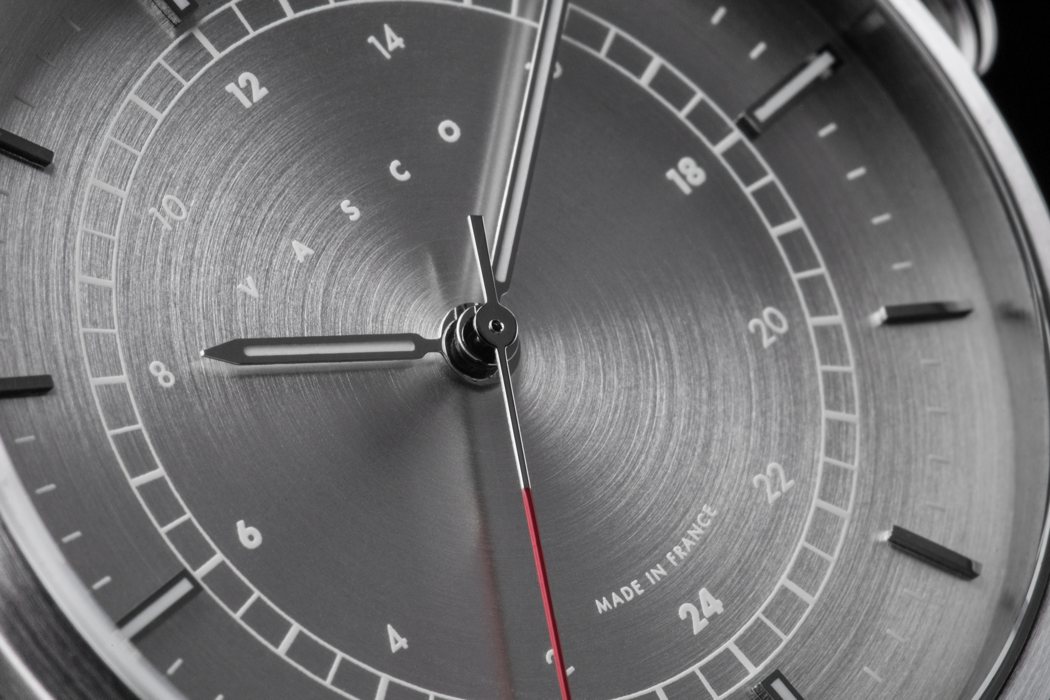 Wrist watch，24-hour system，originality，science and technology，