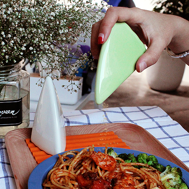 shark，Seasoning bottle，ceramics，Creative home，