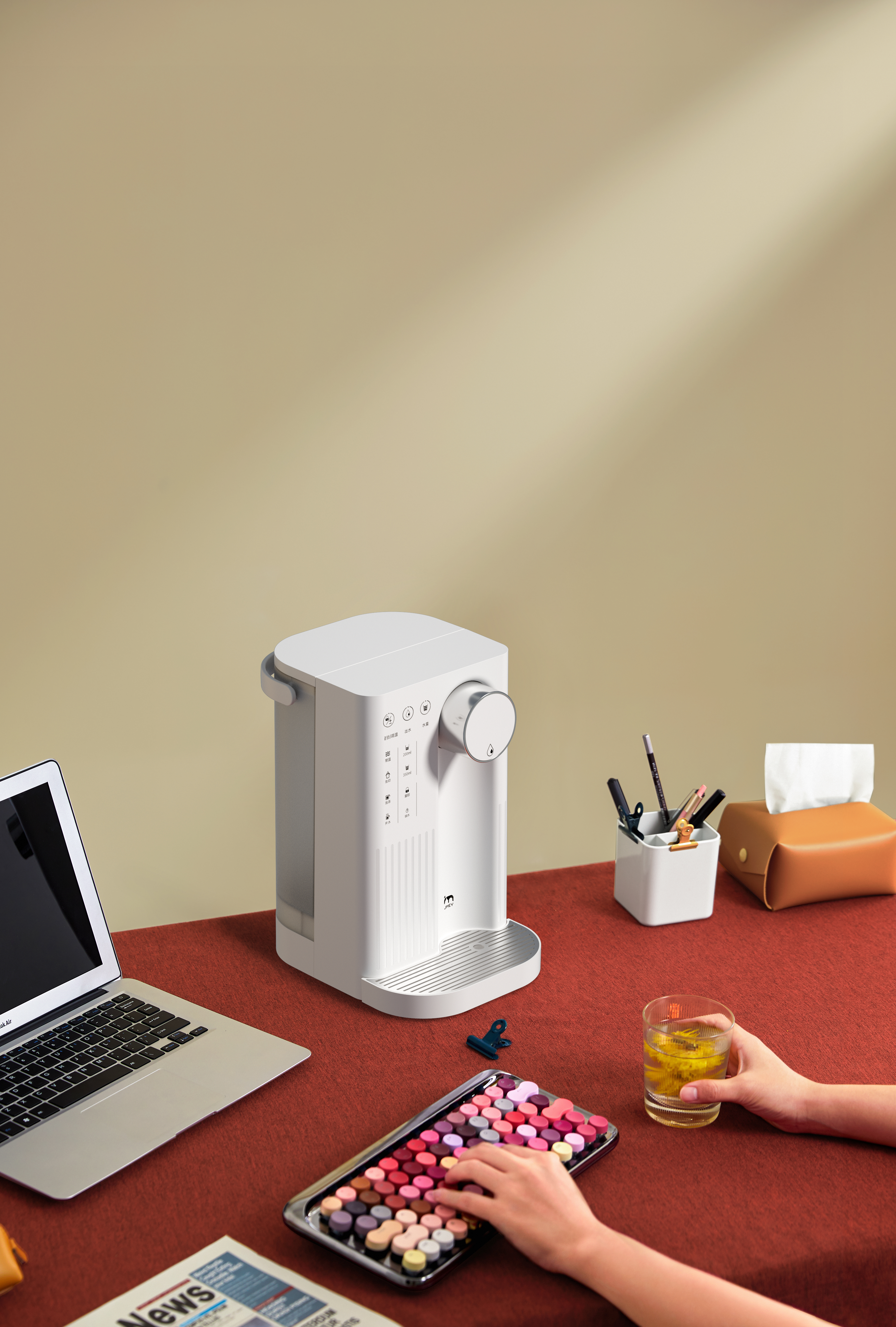 an electric appliance，Instant hot water dispenser，Mother and baby water dispenser，intelligence，