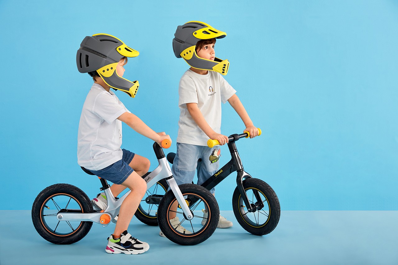 Children's helmet，