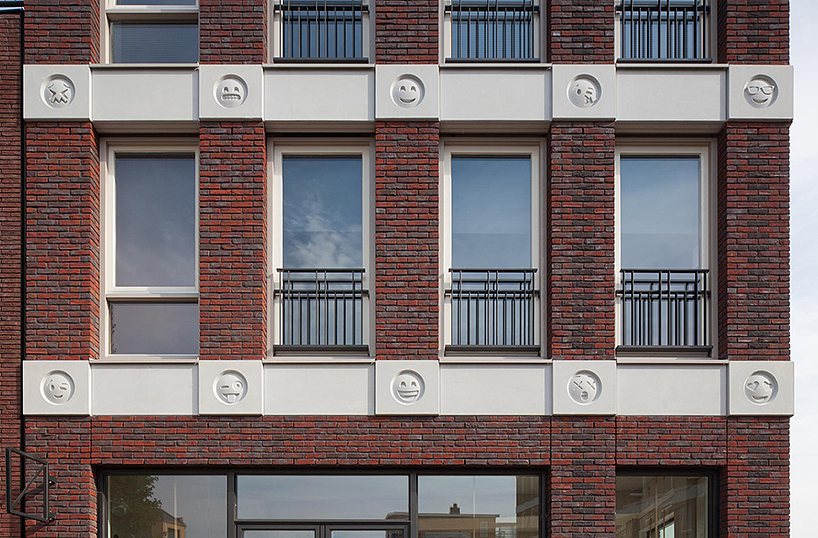 Dutch designer，emoji，emoticon，Exterior wall decoration，Strange painting style，