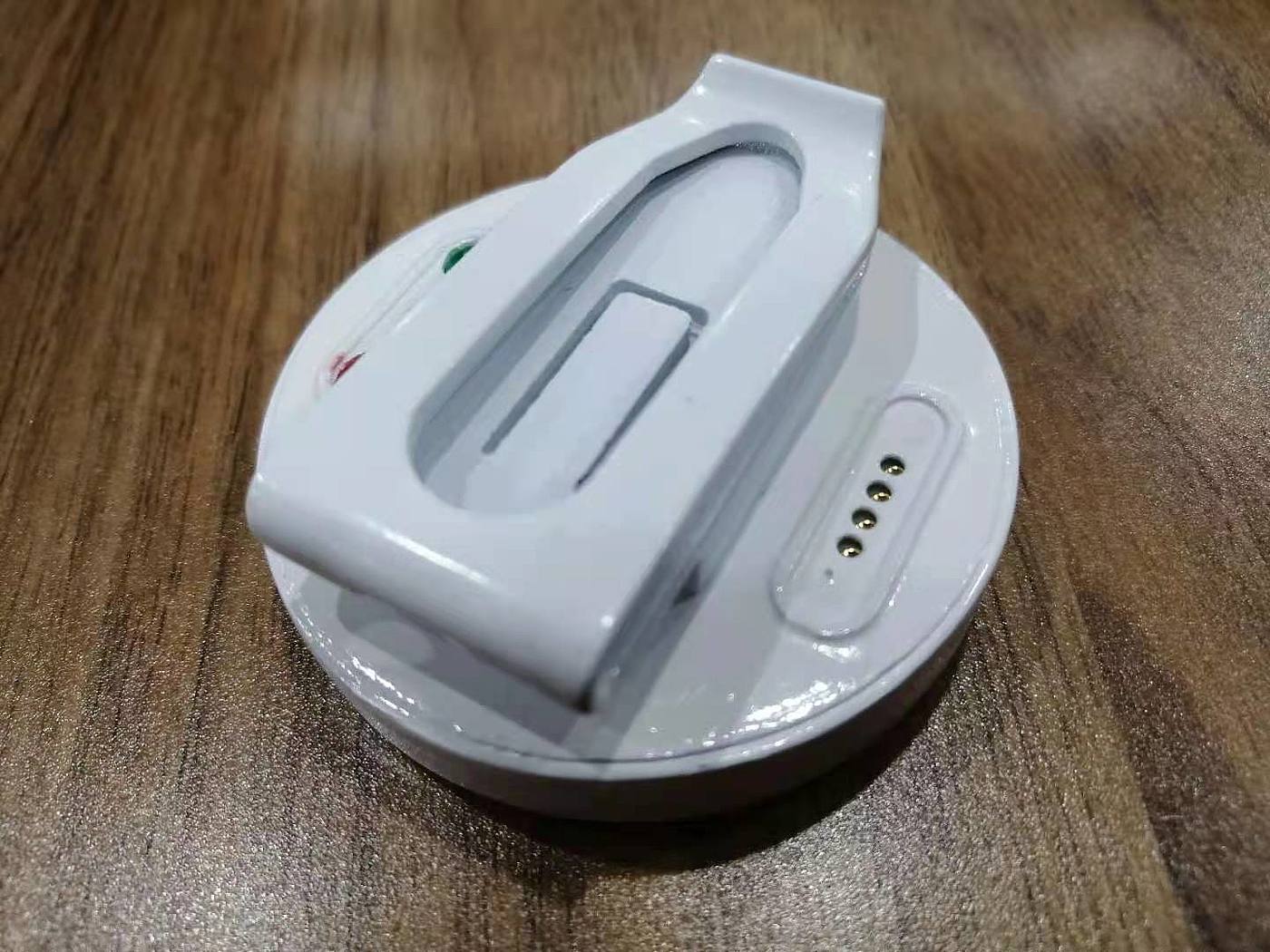 Smart products, school emblem, positioning，