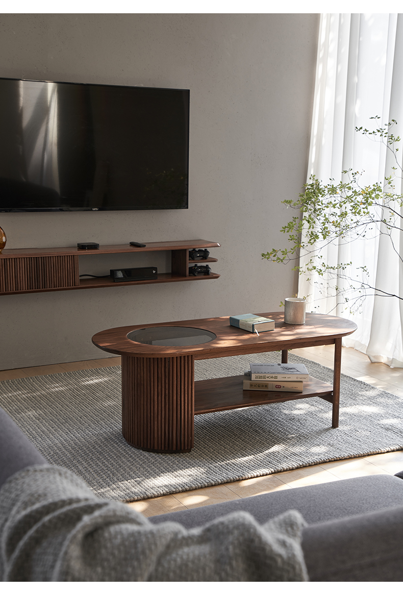 Furniture designer Ren Mengying，