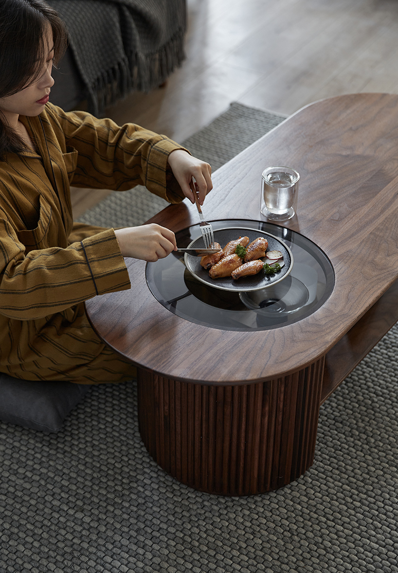 Furniture designer Ren Mengying，