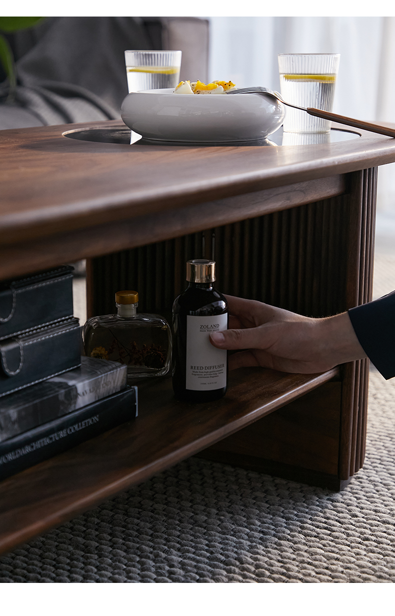 Furniture designer Ren Mengying，