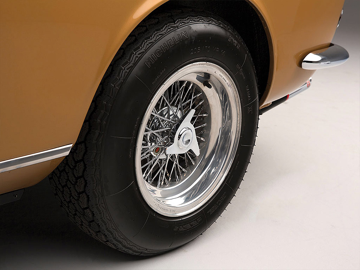 classic，Automobile design，Ferrari，