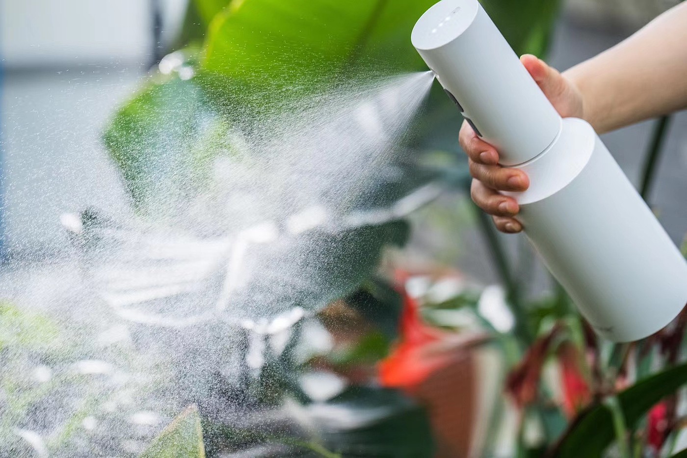 Electric watering can, watering flowers, gardening tools, lithium battery，