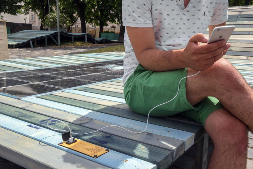 solar energy，Battery board，Sidewalk，Outdoor seat，charge，